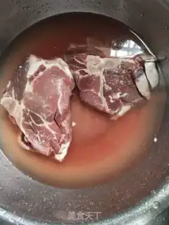 Make Carrot corn ribs soup step 1