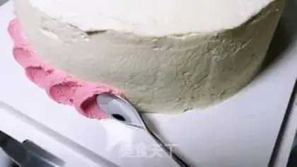 Make Gradual Color Float Cake step 12