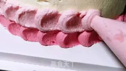 Make Gradual Color Float Cake step 13