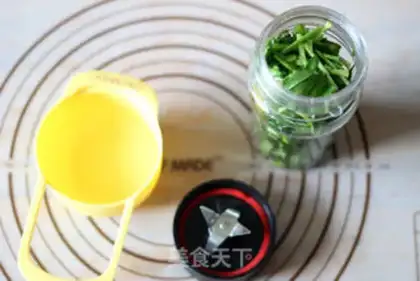 Make Scrambled spinach hands step 0