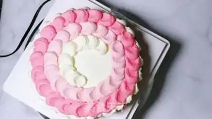 Make Gradual Color Float Cake step 15