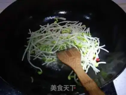 Make A soybean sprouts fan step 3