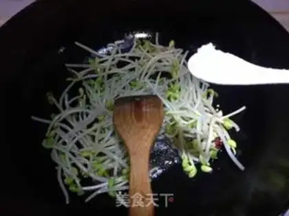 Make A soybean sprouts fan step 4