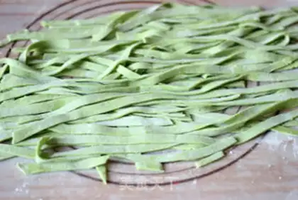 Make Scrambled spinach hands step 9