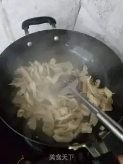 Make Scrambled mushrooms step 1