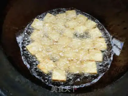 Make Pelican sauce and tofu step 1