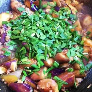 Make Garlic pork and eggplant step 7