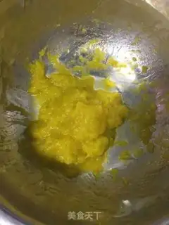Make Pumpkin rose buns step 1