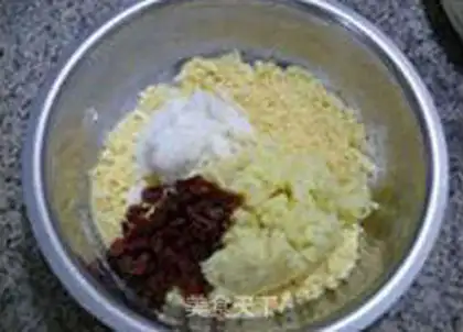 Make Cranberry potato marfin step 12