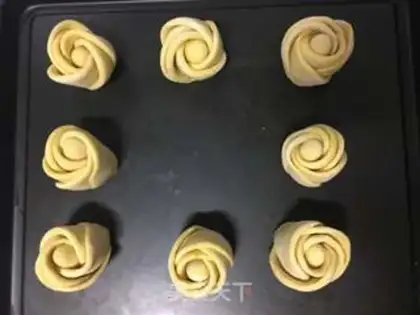 Make Pumpkin rose buns step 11
