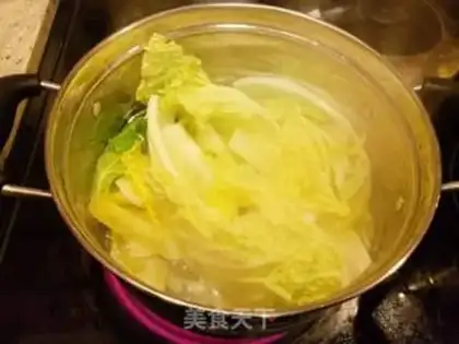 Make Korean pork bone soup step 3