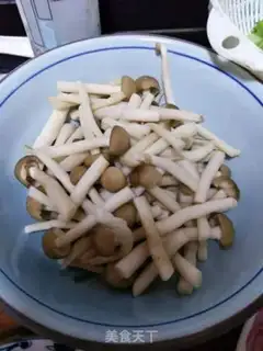 Make Seafood mushroom onions step 1