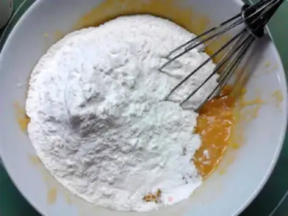 Make The yeast onion onions and eggs step 7