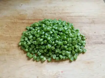 Make The meat and the fragrance of the beans step 1