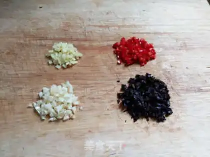 Make The meat and the fragrance of the beans step 2