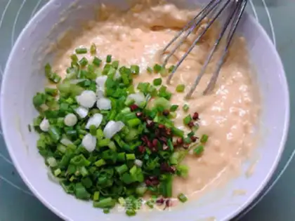 Make The yeast onion onions and eggs step 9