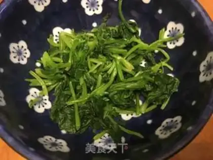 Make A spinach fan step 1