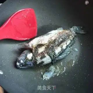 Make Tofu fish soup step 1