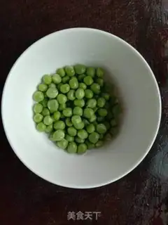 Make Corn green bean eggs, fried meat step 0