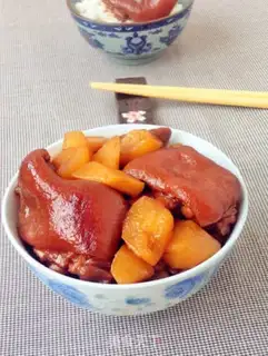 Make Pig hoofs burn potatoes step 12