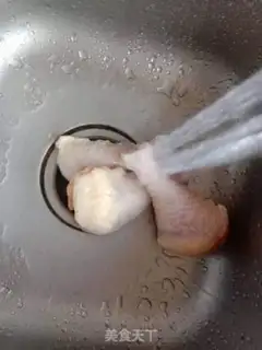 Make Crumbs on chicken legs step 3
