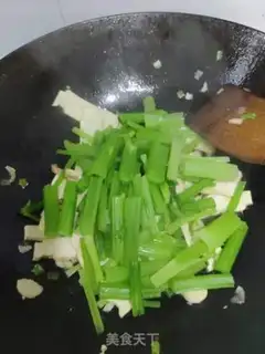 Make Tofu fried celery step 6