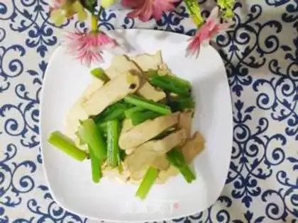 Make Tofu fried celery step 8