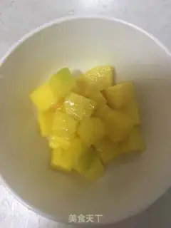Make Mango honey yogurt step 1
