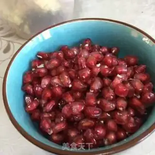 Make Pomegranate juice step 1