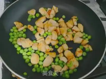 Make Soybean chicken fried rice step 5