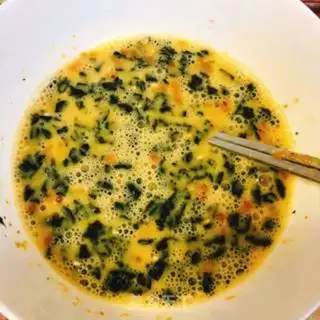 Make Seaweed pine omelet step 2