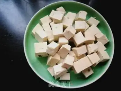 Make Worm and grass stew tofu step 2