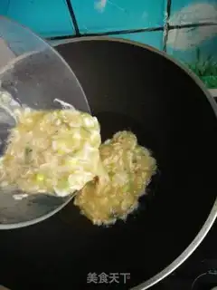 Make Shrimp-skinned fried eggs step 7