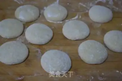Make Red sugar kettle helmet step 11