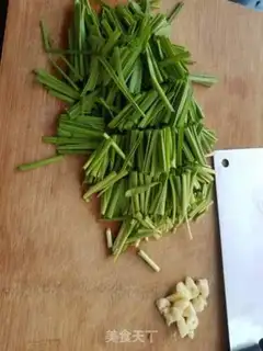 Make Garlic radish step 1