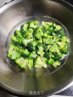 Make Shrimp fried broccoli step 0