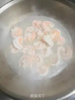Make Shrimp fried broccoli step 1