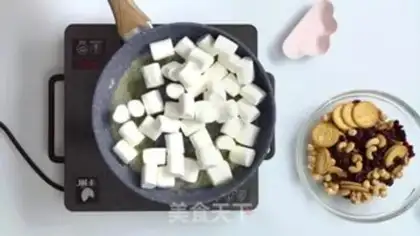 Make Strawberry nuts step 3