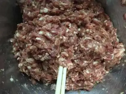 Make The chrysanthemum leaves step 1