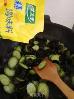 Make cucumber-mucked eggs step 5