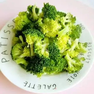 Make Shrimp broccoli step 1