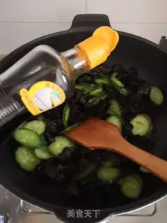 Make cucumber-mucked eggs step 6