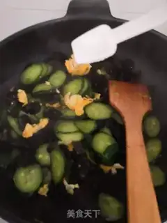 Make cucumber-mucked eggs step 8