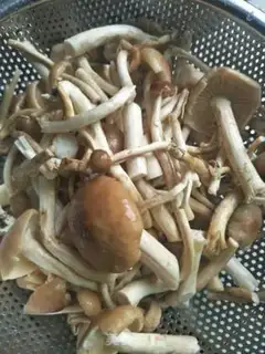 Make Tea, mushrooms, quail eggs step 0