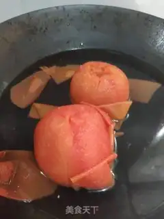 Make Tomato fried eggs step 1