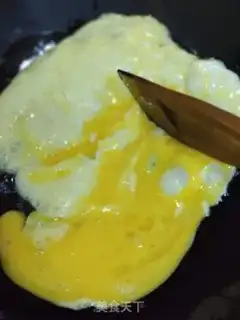Make Tomato fried eggs step 3