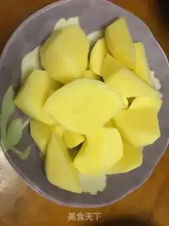 Make Chicken stew potatoes step 1