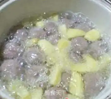 Make Ice cream and fruit round step 12