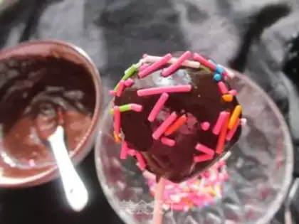 Make Lollipop cake step 10