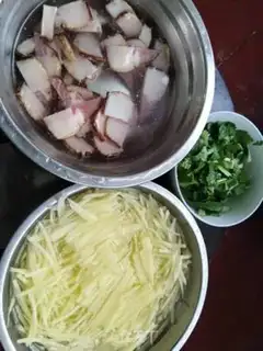 Make Scrambled potatoes step 1